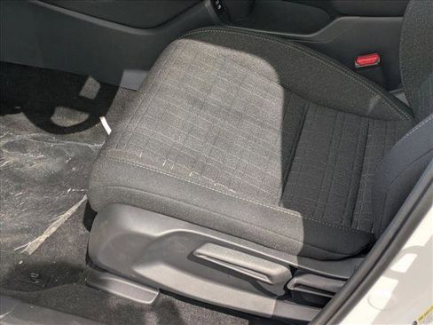 New 2026 Honda HR-V LX image 4