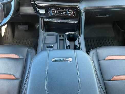 Used 2024 GMC Sierra 2500 AT4 w/ AT4 Premium Plus Package AWD/4WD image 15