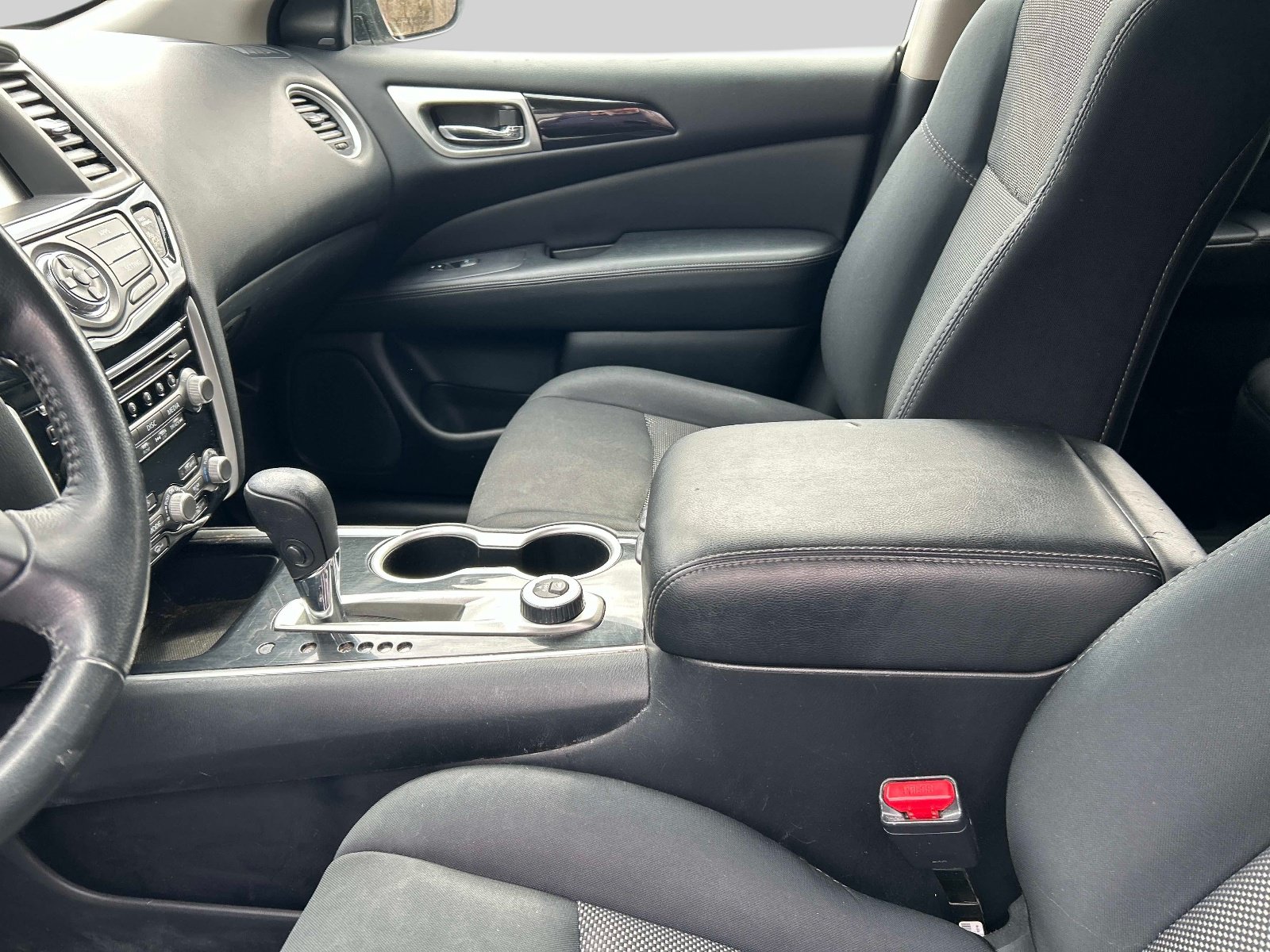 Used 2019 Nissan Pathfinder SV AWD/4WD image 21