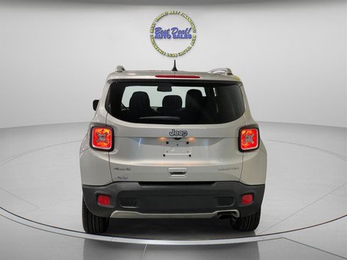 Used 2018 Jeep Renegade Limited w/ UConnect 8.4 Nav Group AWD/4WD image 4