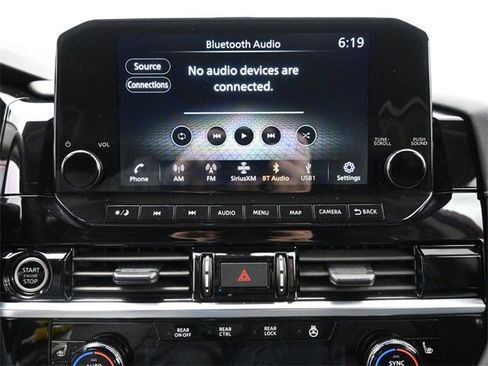 Used 2024 Nissan Pathfinder SL image 9