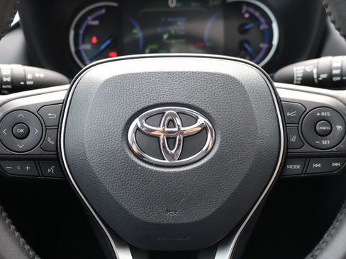 Certified 2024 Toyota RAV4 XLE Premium AWD/4WD image 27