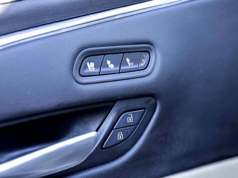 Used 2024 Cadillac Escalade Premium Luxury image 12