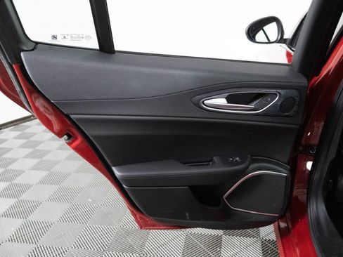 Used 2018 Alfa Romeo Giulia Base w/ Nero Edizione image 37