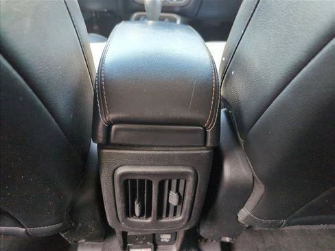 Used 2018 Jeep Compass Latitude w/ Popular Equipment Group AWD/4WD image 18