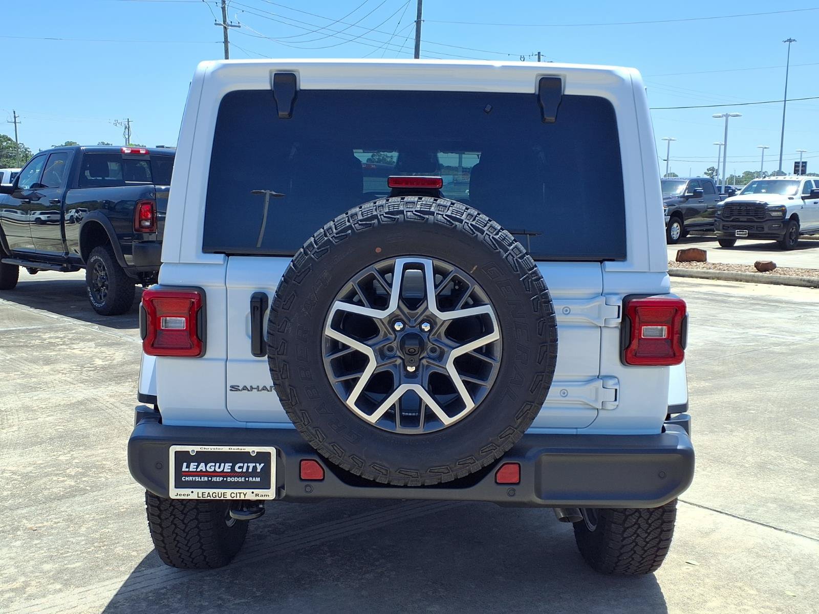New 2026 Jeep Wrangler Unlimited Sahara AWD/4WD image 6