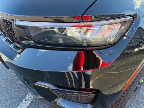 New 2025 Jeep Grand Cherokee Limited image 15