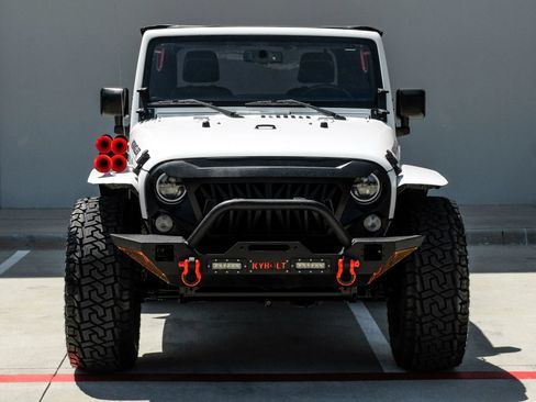 Used 2015 Jeep Wrangler Sahara AWD/4WD image 13
