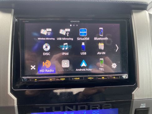 Used 2018 Toyota Tundra Limited w/ Limited Premium Package AWD/4WD image 18