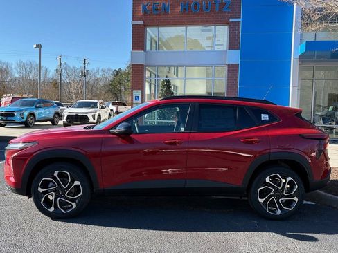 New 2026 Chevrolet Trax RS w/ Driver Confidence Package FWD image 2