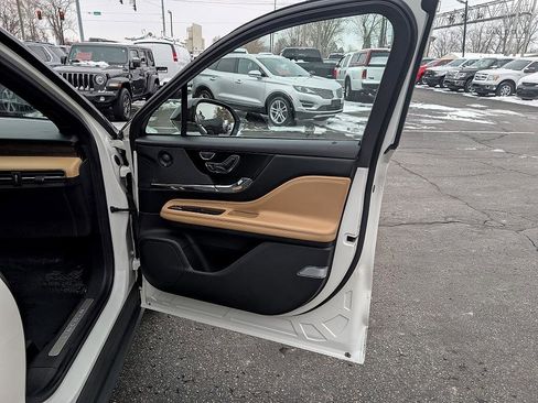 Used 2020 Lincoln Corsair Reserve w/ Equipment Group 202A image 27