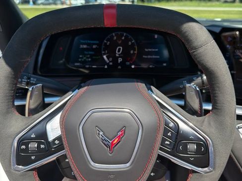 Used 2024 Chevrolet Corvette Stingray Premium Conv w/ Z51 Performance Package RWD image 13