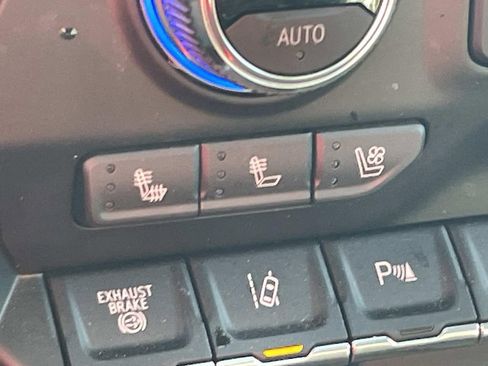 Used 2020 GMC Sierra 2500 AT4 w/ AT4 Premium Package image 24