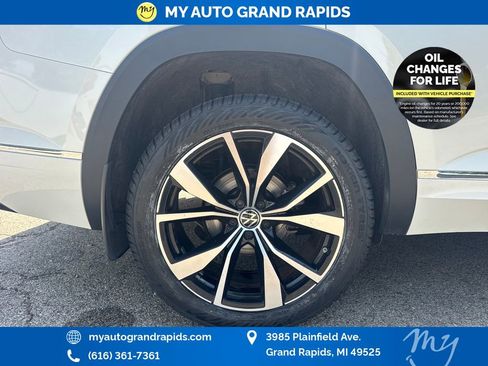 Used 2024 Volkswagen Atlas SEL Premium R-Line AWD/4WD image 33