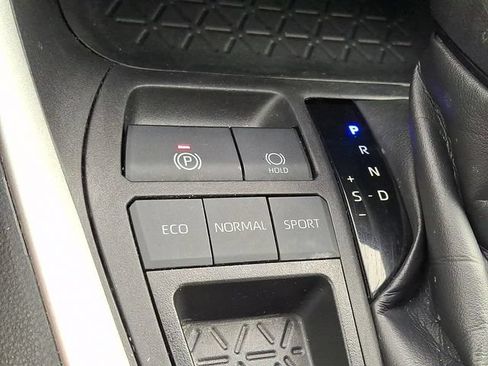 Certified 2024 Toyota RAV4 XLE FWD image 27