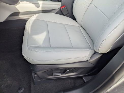 New 2026 Ford Explorer Platinum image 13