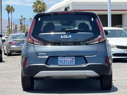Certified 2023 Kia Soul LX w/ LX Technology Package FWD image 4