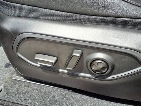 Used 2024 Jeep Grand Cherokee L Altitude image 7