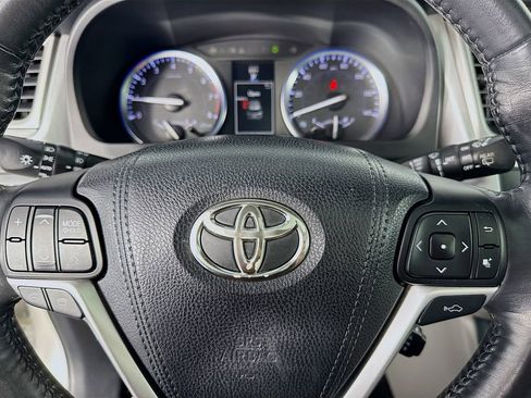 Used 2015 Toyota Highlander Limited image 19