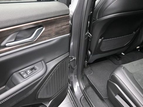 New 2026 Jeep Grand Cherokee L 4WD image 18