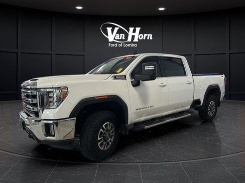 Used 2022 GMC Sierra 2500 SLE w/ SLE Value Package; AWD/4WD image 3