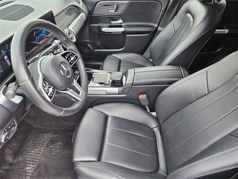 Used 2020 Mercedes-Benz GLB 250 4MATIC image 13