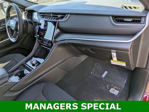 New 2025 Jeep Grand Cherokee L Laredo w/ Luxury Tech Group I image 30