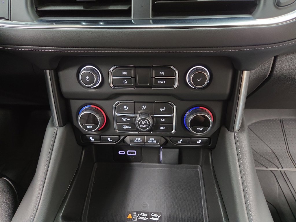 Used 2024 Chevrolet Tahoe Z71 w/ Luxury Package AWD/4WD image 17