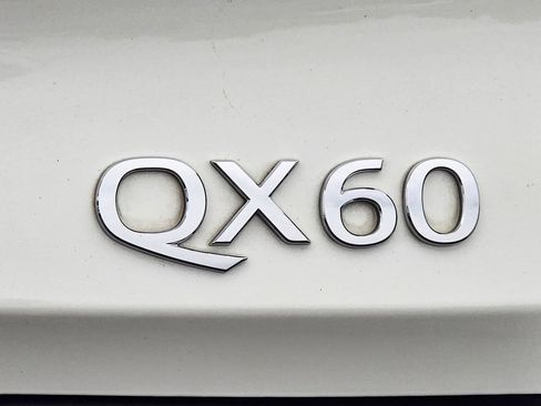 Used 2024 INFINITI QX60 Luxe w/ Performance Audio Package AWD/4WD image 7