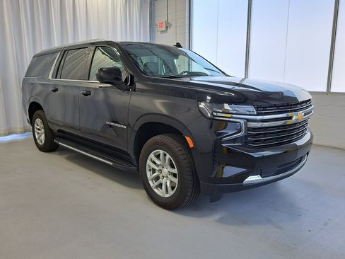Used 2024 Chevrolet Suburban LT image 4