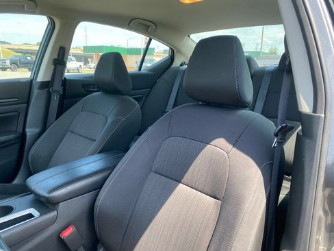 Used 2025 Nissan Altima 2.5 SV FWD image 11