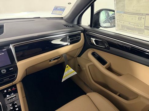 New 2025 Porsche Macan S image 22