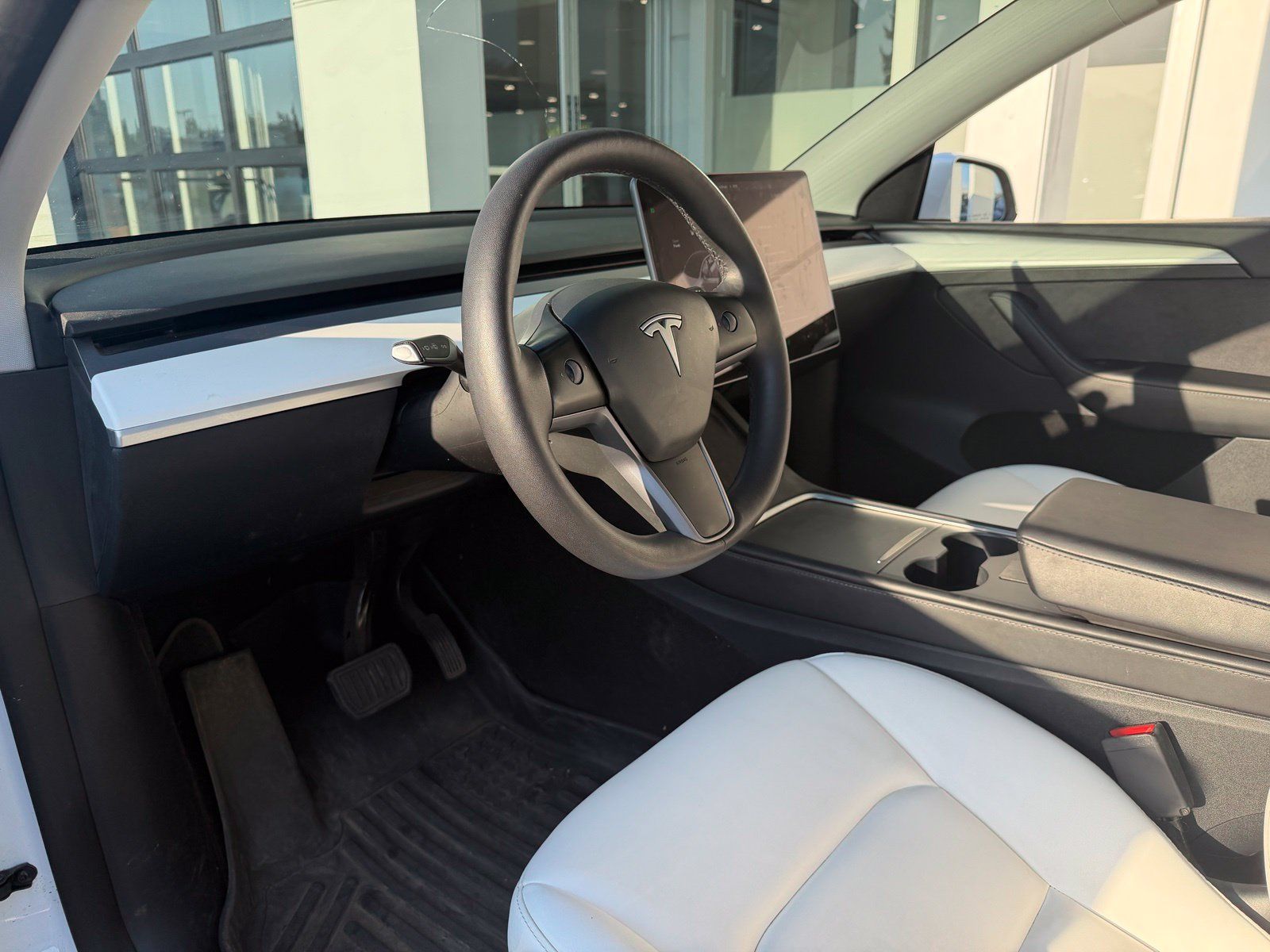 Used 2024 Tesla Model Y Long Range AWD/4WD image 13