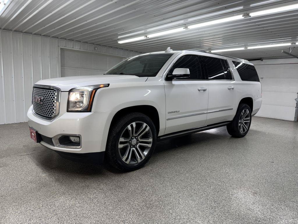 Used 2017 GMC Yukon XL Denali w/ Open Road Package AWD/4WD image 3