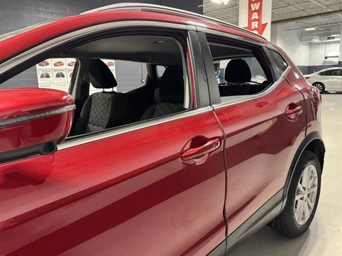 Used 2018 Nissan Rogue Sport SV w/ SV Technology Package AWD/4WD image 21