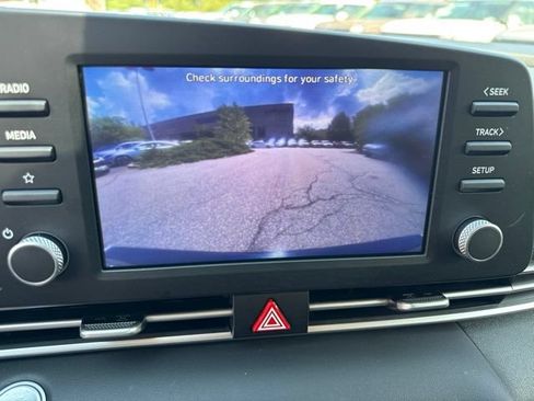 Used 2023 Hyundai Elantra SEL FWD image 12