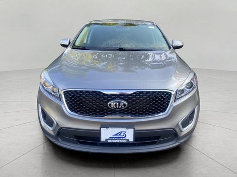 Used 2017 Kia Sorento L FWD image 4