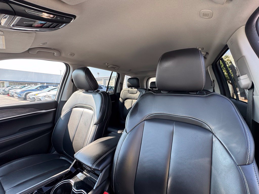 Used 2023 Jeep Grand Cherokee Limited AWD/4WD image 19