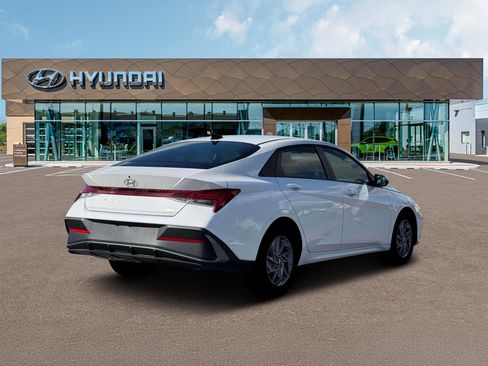 New 2026 Hyundai Elantra Blue image 7