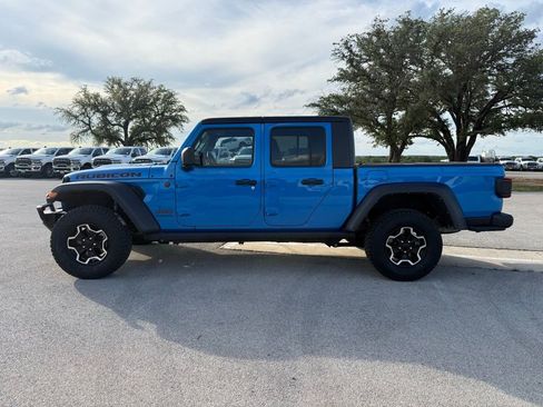 Used 2022 Jeep Gladiator Rubicon w/ Cold Weather Group AWD/4WD image 2