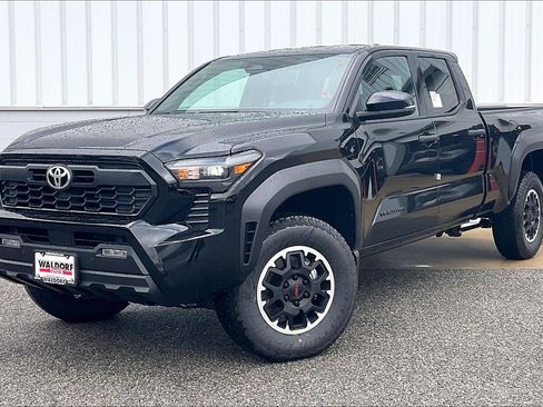 New 2025 Toyota Tacoma TRD Off-Road image 2