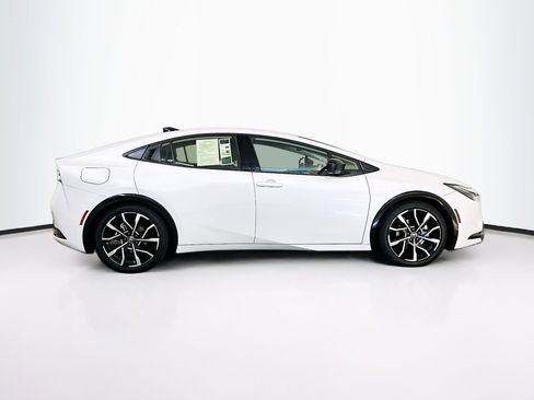 Used 2024 Toyota Prius Prime Premium image 10