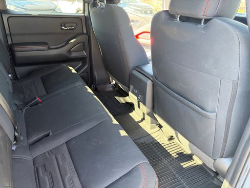Used 2025 Nissan Frontier PRO-4X w/ Pro Convenience Package AWD/4WD image 18