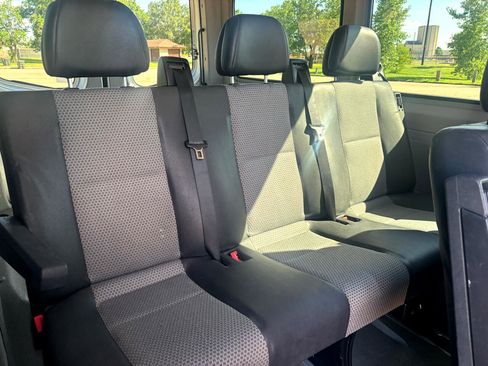 Used 2007 Dodge Sprinter 2500 w/ Cooling Group image 14