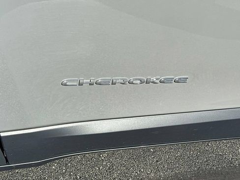 Used 2022 Jeep Cherokee Latitude Lux AWD/4WD image 8