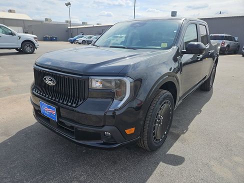 New 2025 Ford Maverick Lobo image 4