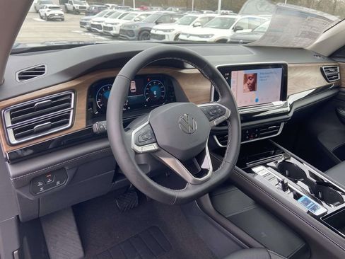 New 2026 Volkswagen Atlas SE FWD image 15