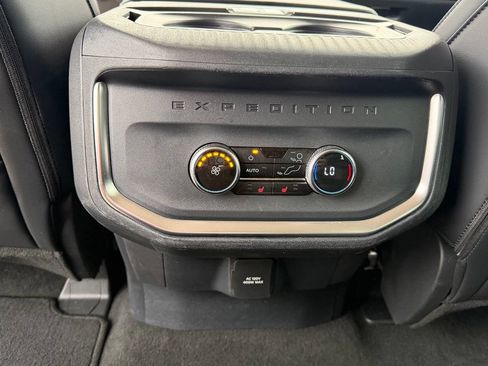 Used 2025 Ford Expedition Platinum AWD/4WD image 22