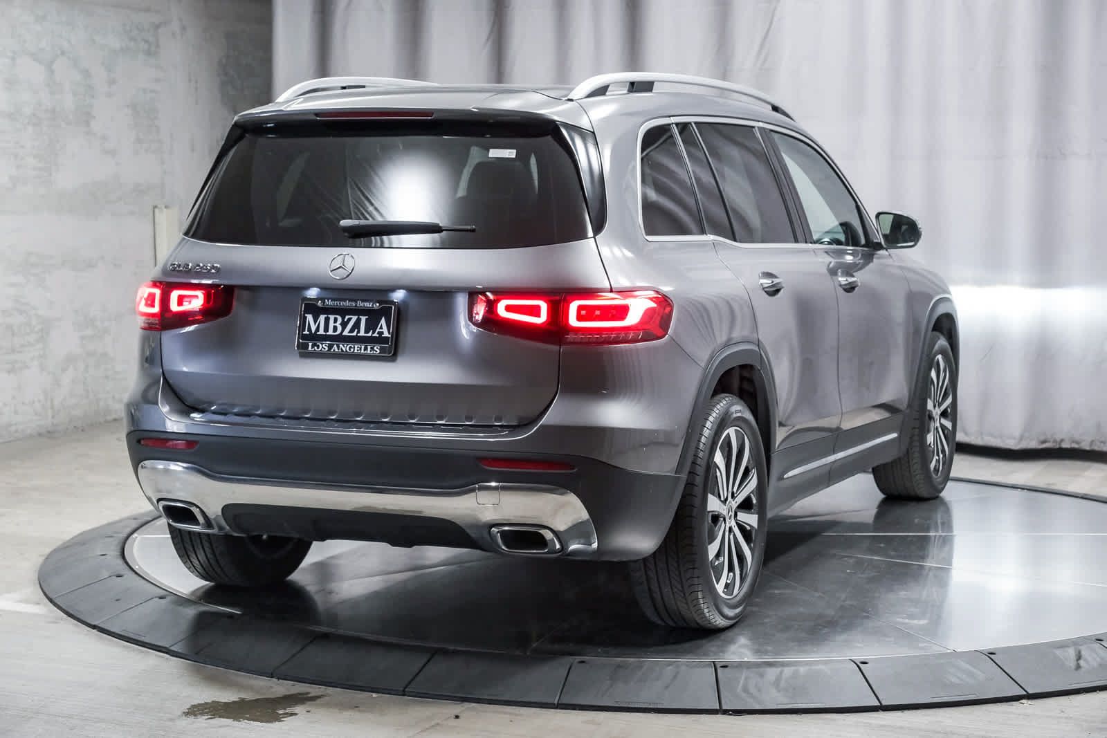 Used 2022 Mercedes-Benz GLB 250 image 4