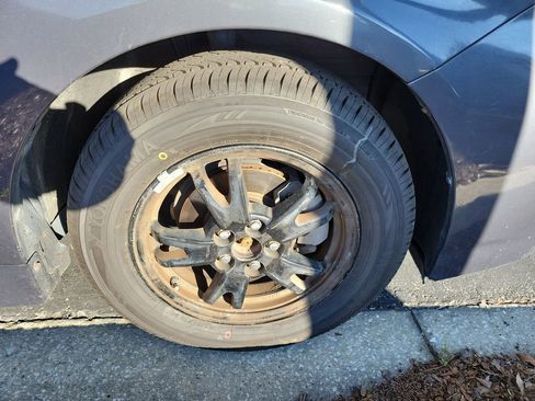 Used 2013 Toyota Prius Three image 9